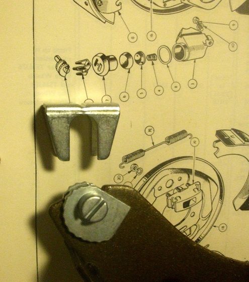 BRAKE ADJUSTER (Snail Cam & Mask) (FRONT or REAR) x1 (MG YB Saloon) (From 1951- 53)  